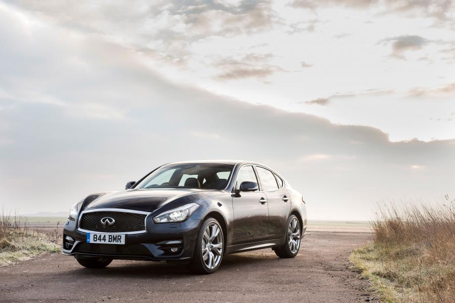  Infiniti Q70 S 2015 года  (UK) (фото 12 из 21)